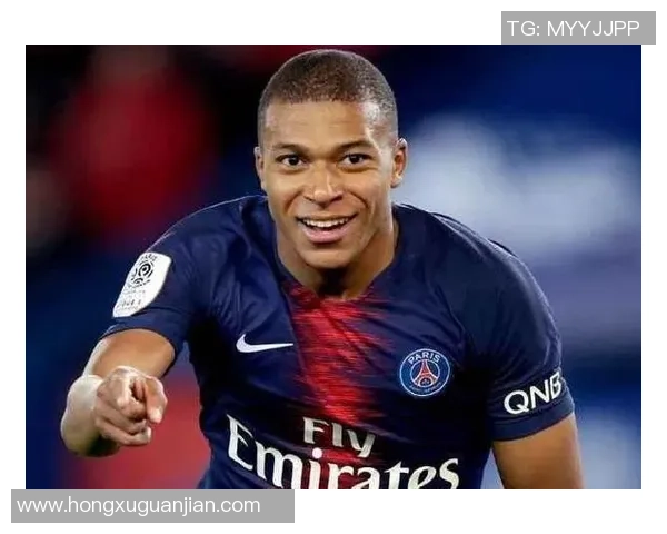 因足球傻笑而广受关注的球星是谁 他的笑容背后的故事揭秘